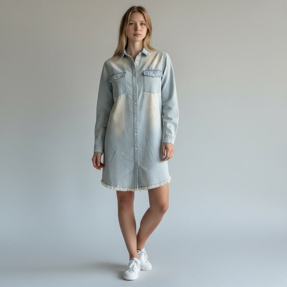 Zilcremo Women’s Light Wash Denim Button Down Tunic Shirt Frayed Hem NWT